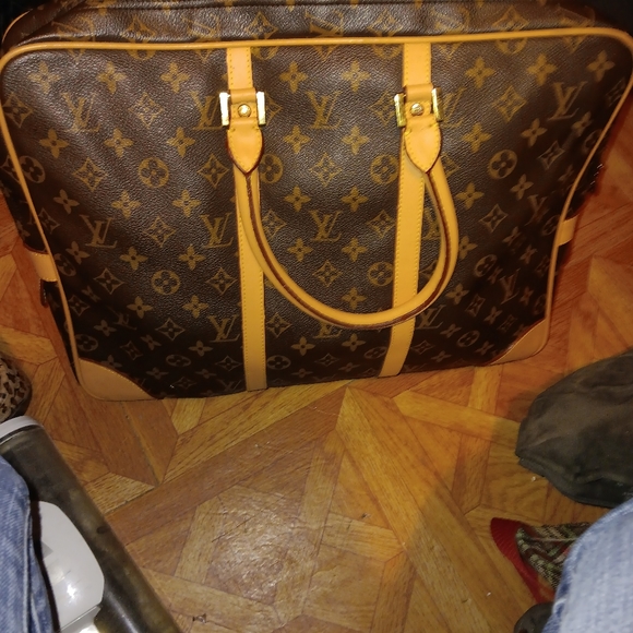 Louis Vuitton tote - Picture 4 of 6